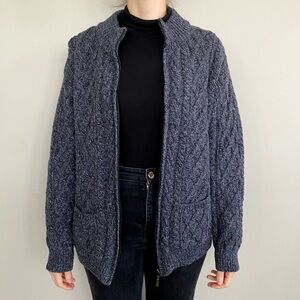 Aran Crafts 100% merino wool cable knit fisherman’s cardigan sweater. 💙